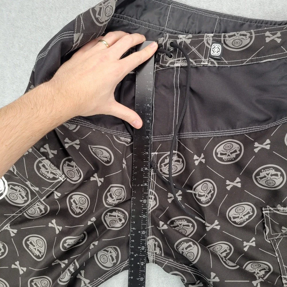Maui Built Board Shorts Mens 32 Black Skull Crossbones Cargo Surf Trunks